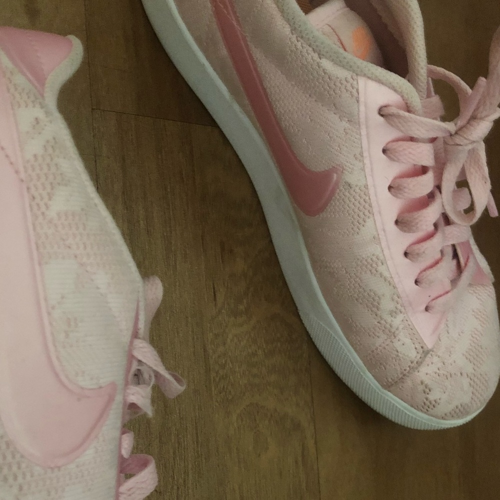light pink floral nikes - CUSTOM - Picture 2 of 2